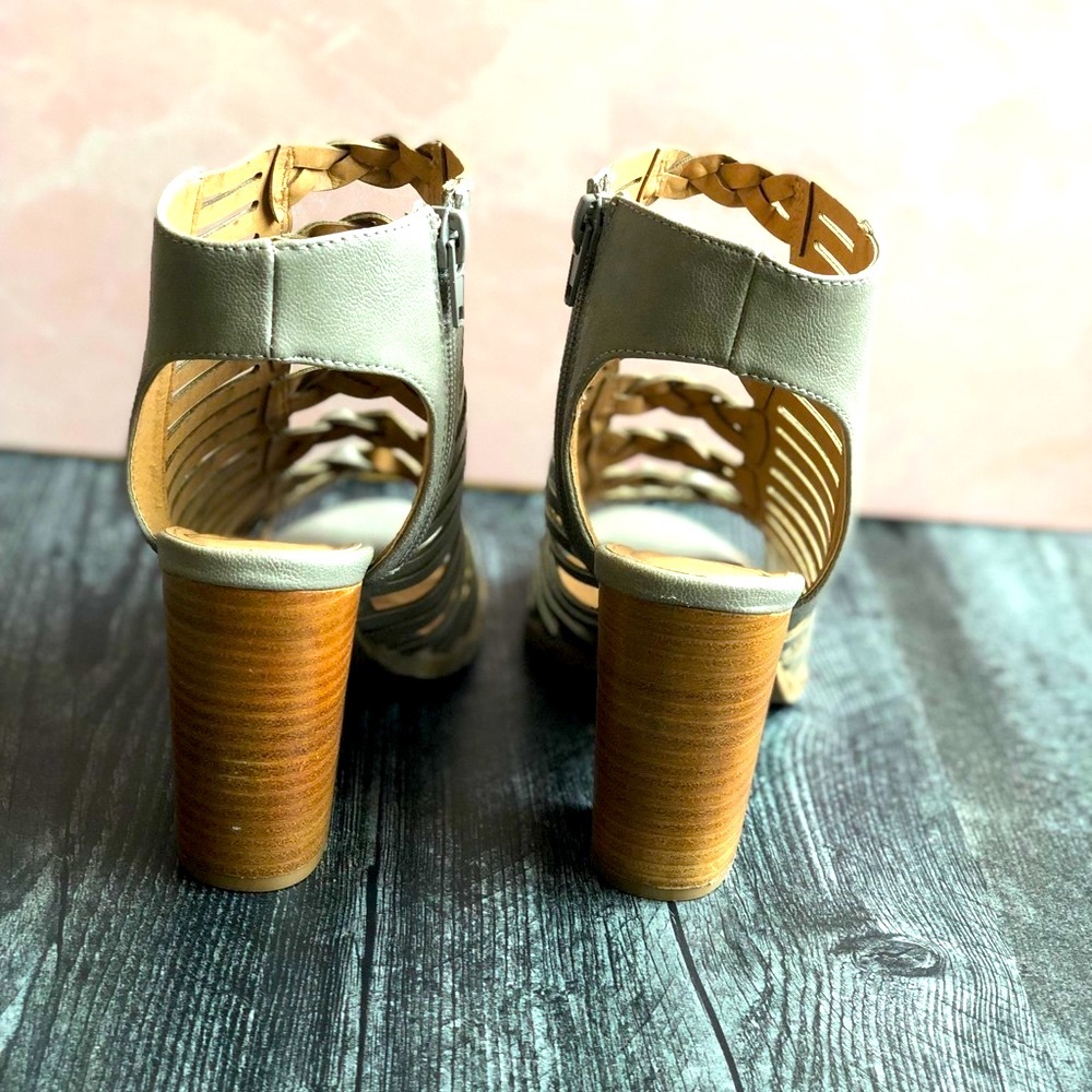 Last pair! Ccocci Leah heeled booties size 6 - Picture 5 of 8